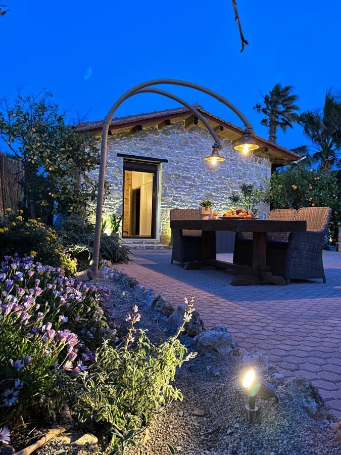 Villa Aspasia With Private Jacuzzi - Oasis Resort コキノス・ピルゴス エクステリア 写真