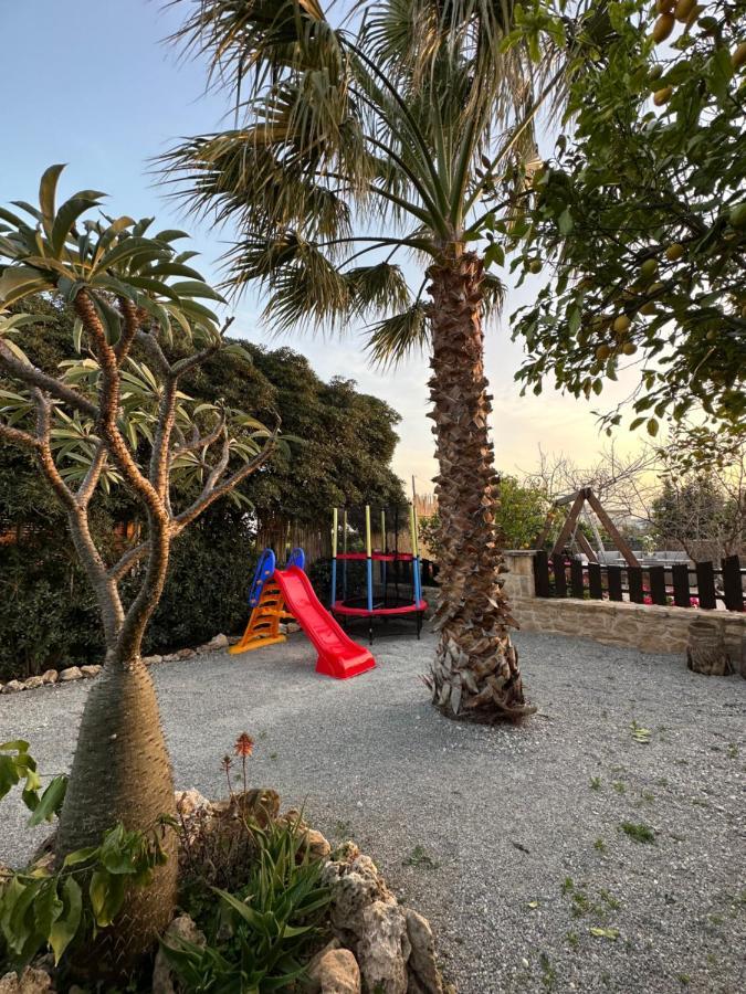 Villa Aspasia With Private Jacuzzi - Oasis Resort コキノス・ピルゴス エクステリア 写真
