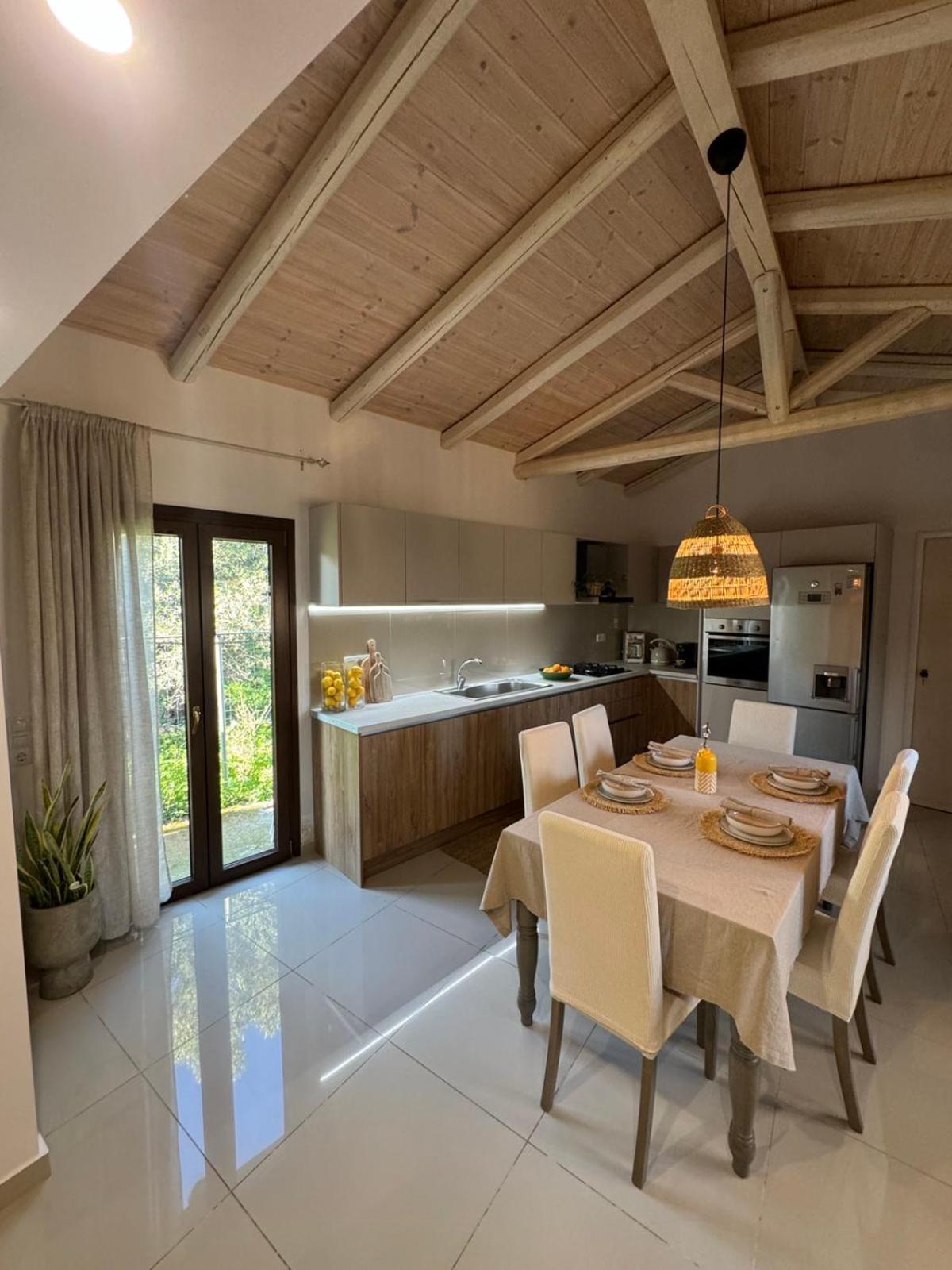 Villa Aspasia With Private Jacuzzi - Oasis Resort コキノス・ピルゴス エクステリア 写真